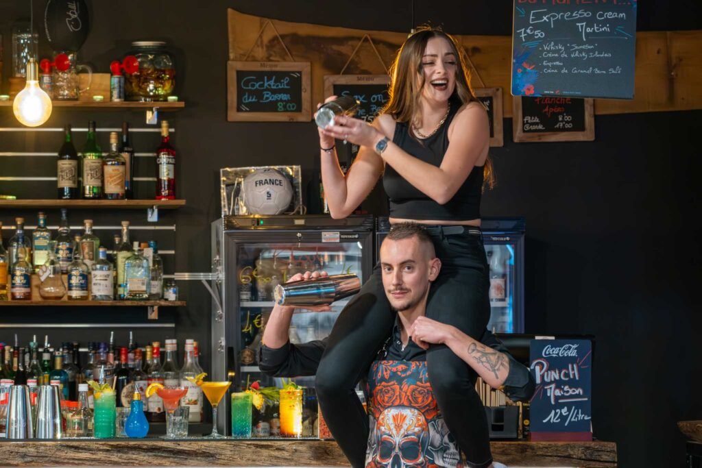 Une serveuse sur les épaules, d'un serveur à la Guerche de Bretagne