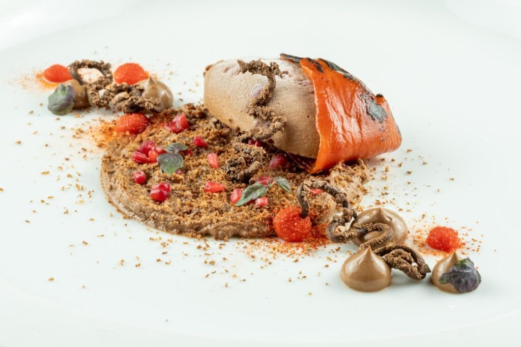 Un dessert à base de chocolat et poivrons rouges. Flavien Photographe culinaire Loire - Atlantique