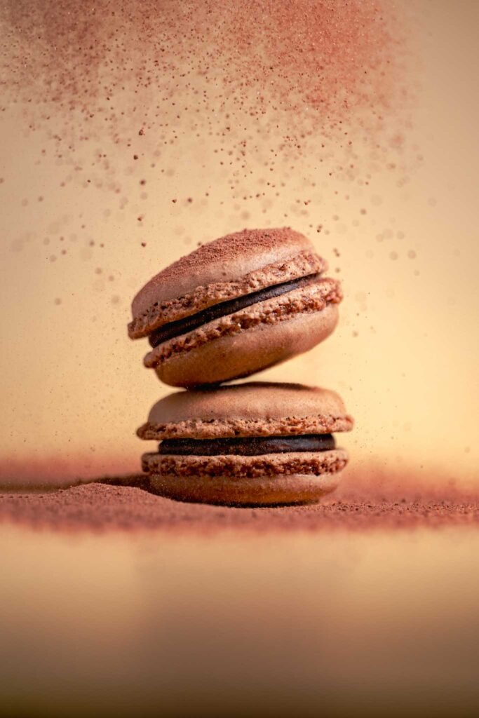 Photographe Stylisme Culinaire avec des macarons