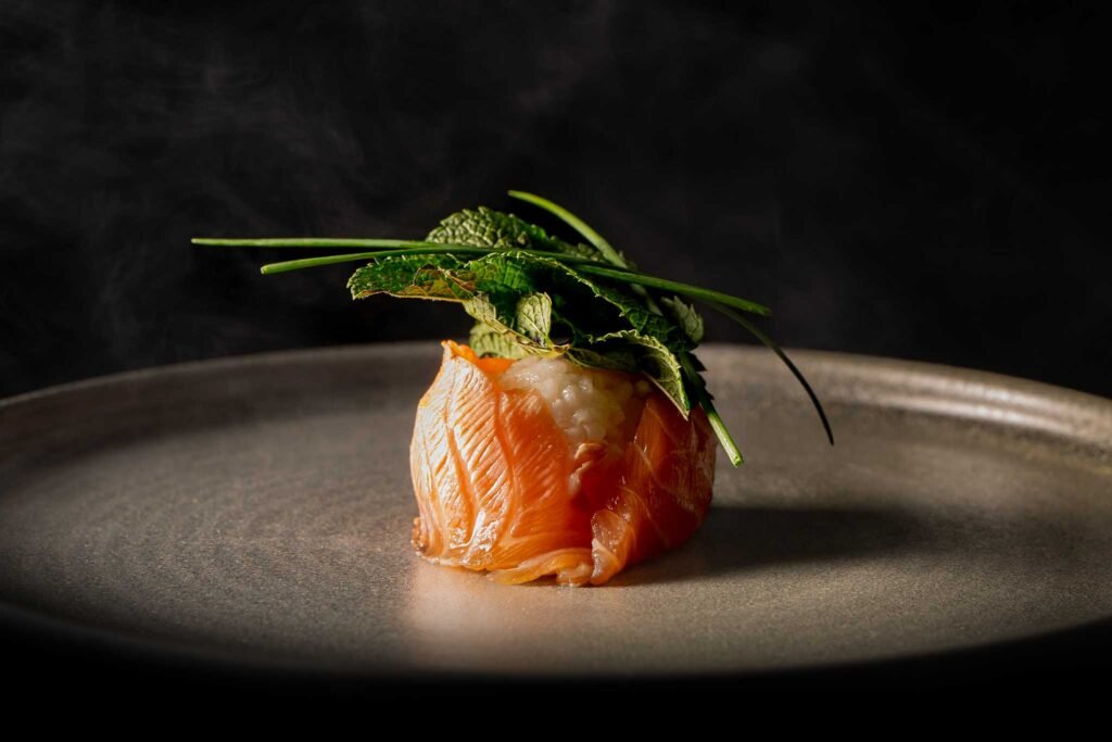 shooting artistique culinaire en studio avec fond sombre