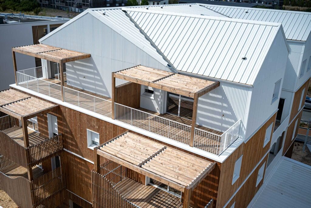 Vue du bâtiment en bois du projet immobilier Accords Boisés