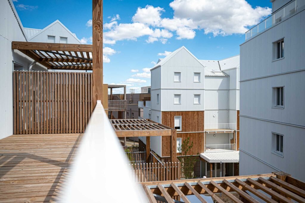 Vue du bâtiment en bois du projet immobilier Accords Boisés